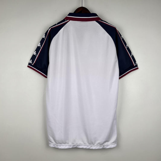 Manchester City 1997/98 Away Retro Jersey