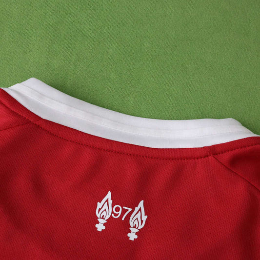 Liverpool 2025/26 Home Jersey - CHAMPIONS 2024/25 & Gold Trophy
