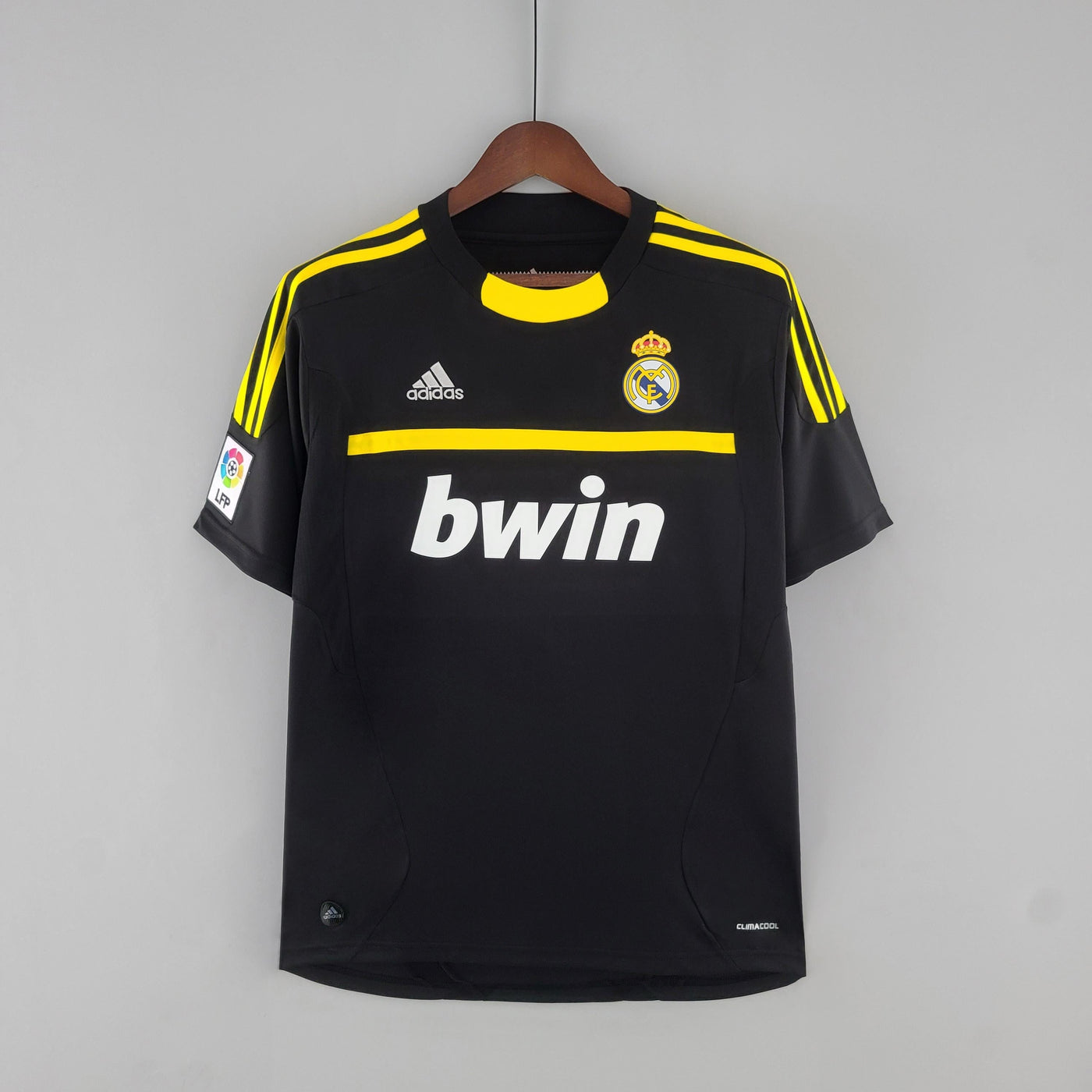 Real Madrid Retro Goalkeeper Jersey 2011/12