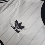 Manchester United 1983 Away Jersey – Retro Version
