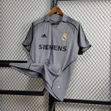 Real Madrid 2005/06 Third Jersey – Retro Version – Grey