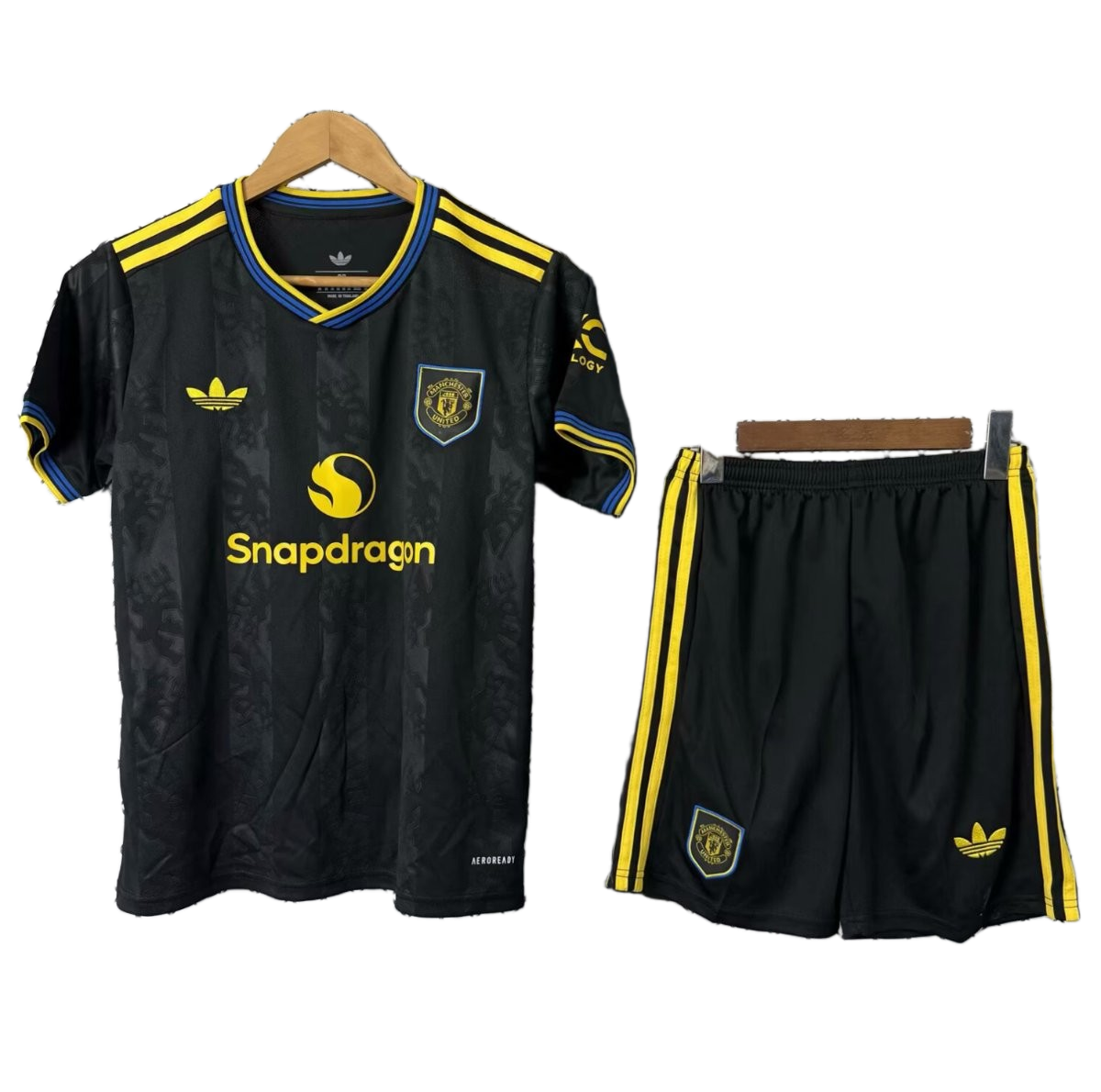 Manchester United 2025/26 Third Kids Kit