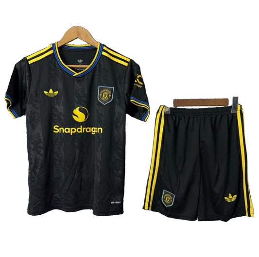 Manchester United 2025/26 Third Kids Kit