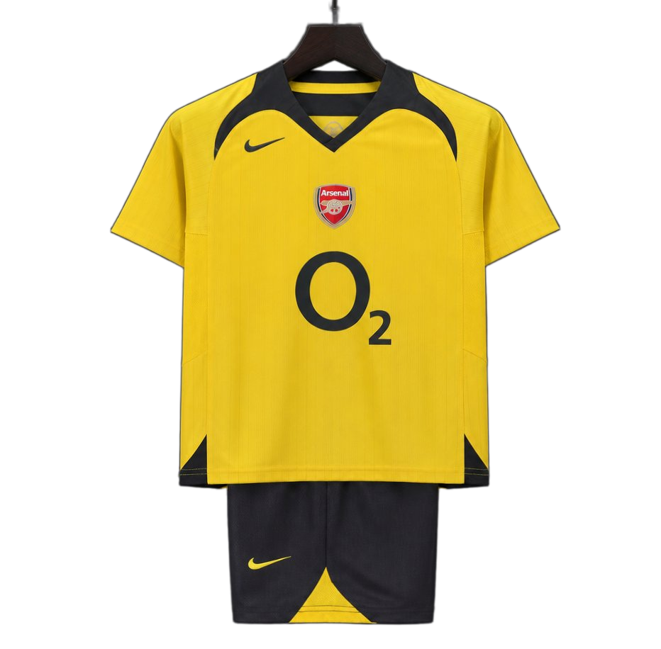 Arsenal 2005/06 Away Kids Kit – Retro Version