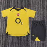 Arsenal 2005/06 Away Kids Kit – Retro Version