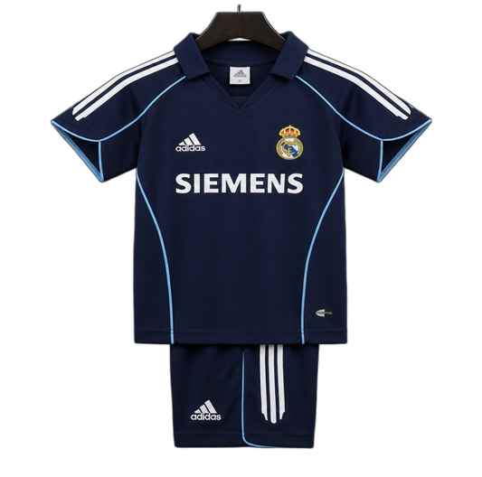 Real Madrid 2005/06 Away Kids Kit – Retro Version