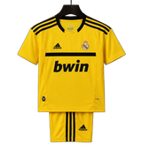 Real Madrid 2011/12 Goalkeeper Kids Kit – Retro Version – Yellow