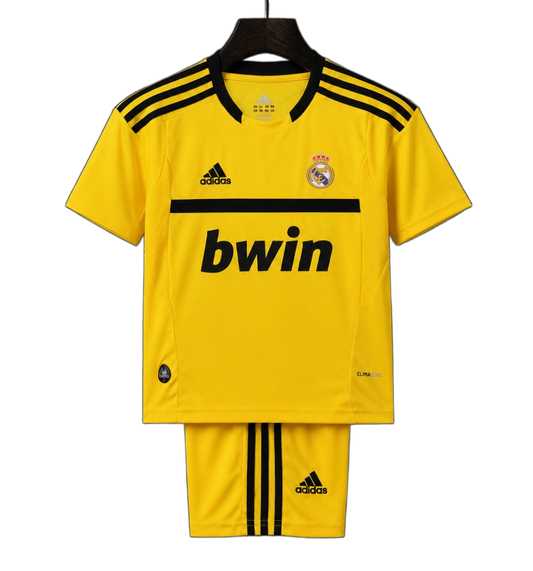 Real Madrid 2011/12 Goalkeeper Kids Kit – Retro Version – Yellow