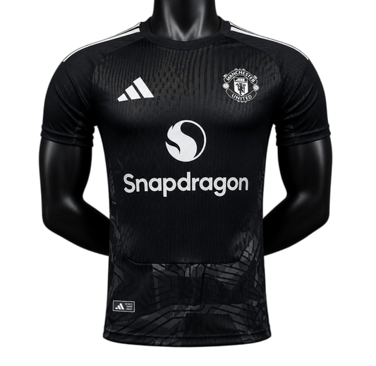 Manchester United 2026/27 Goalkeeper Jersey – Player Version – Black