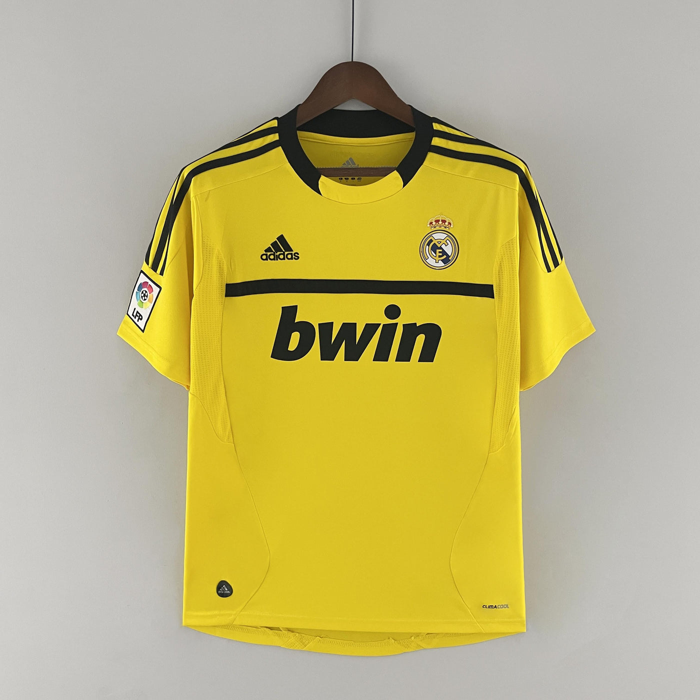 Real Madrid Retro Goalkeeper Jersey 2011/12