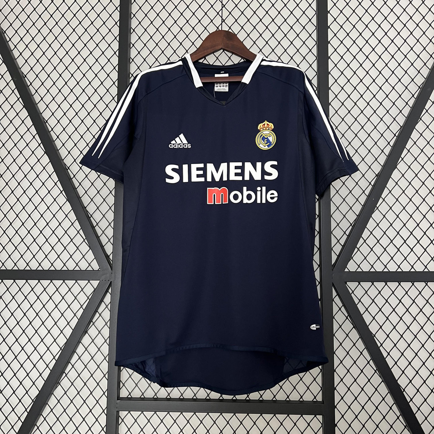 Real Madrid 2004/05 Away Retro Jersey