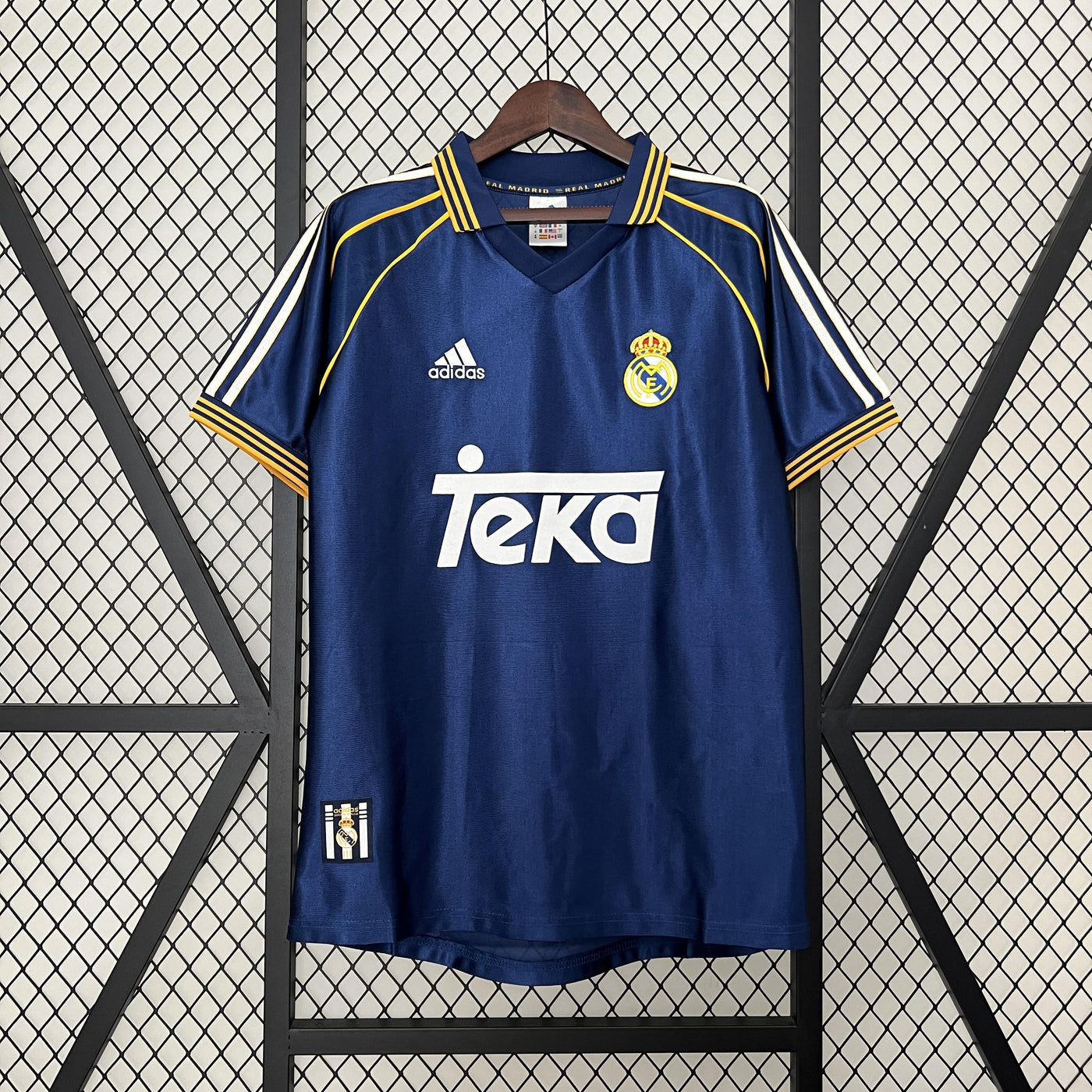 Real Madrid 1998/99 Third Retro Jersey