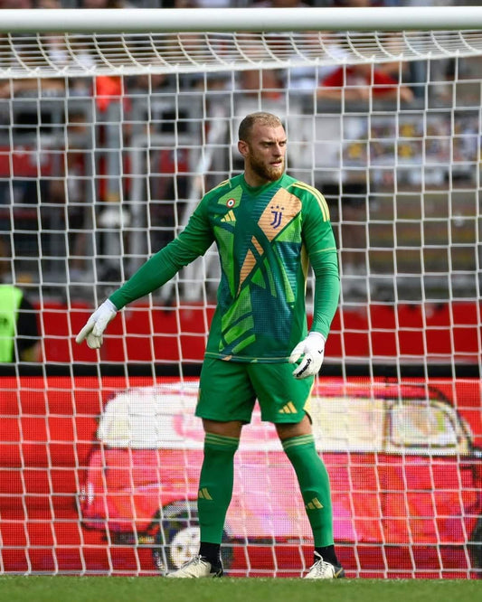 Juventus Goalkeeper Jersey 2024/25