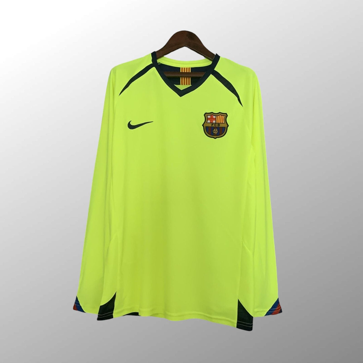 Barcelona 2005/06 Away Retro Jersey - Long Sleeve