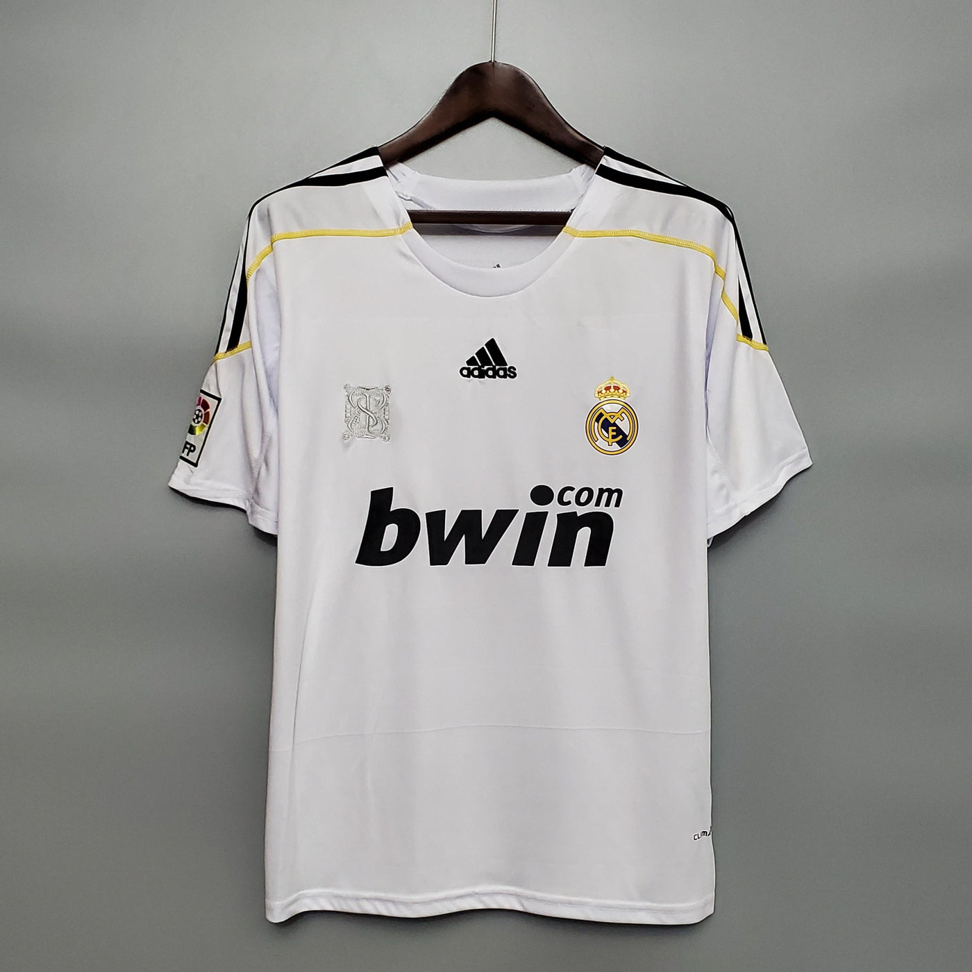 Real Madrid 2009/10 Home Retro Jersey