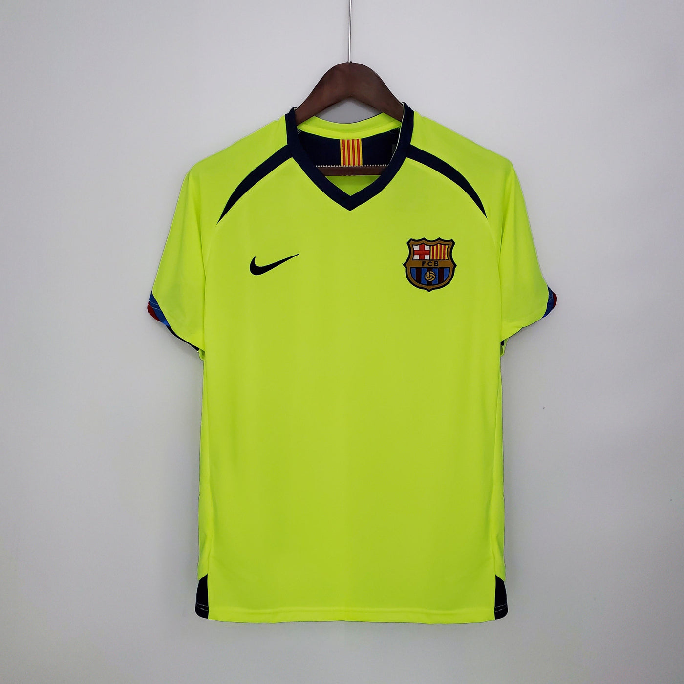 Barcelona 2005/06 Away Retro Jersey