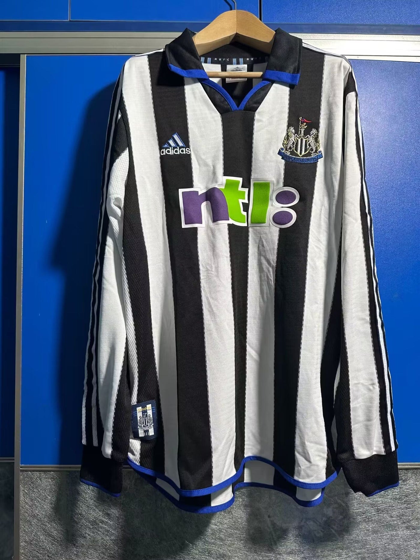 Newcastle 2000/01 Home Retro Jersey - Long Sleeve