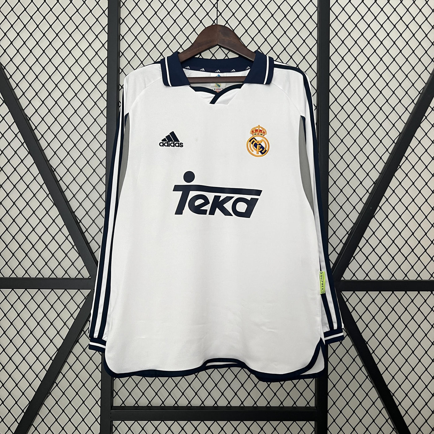 Real Madrid 2000/01 Home Retro Jersey - Long Sleeve