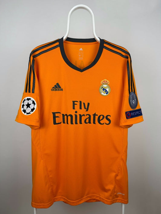 Gareth Bale - Real Madrid 2013/14 Away Jersey 󠁧󠁢󠁷󠁬󠁳󠁿
