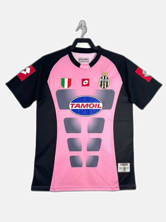 Juventus 2002/03 Goalkeeper Jersey - Pink - Retro Version
