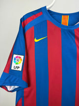 FC Barcelona 2005/06 Home Jersey - Ronaldinho