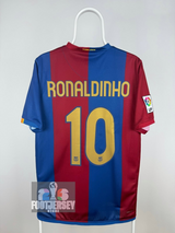 FC Barcelona 2006/07 Home Jersey - Ronaldinho